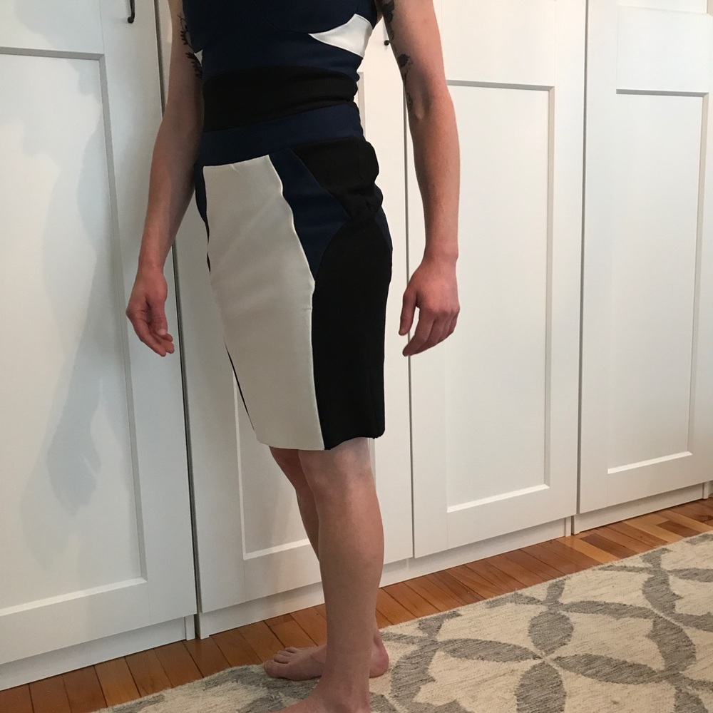 Wyatt Body Con Dress Size Medium - Picture 2 of 8